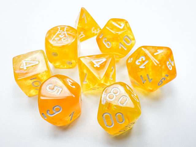 Chessex CHX30053 - Borealis Luminary Canary/White Polyhedral 7-Dice Set (Plus Lab Dice) - 601982038489 - crystallotus.eu