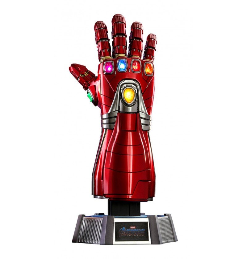 Avengers: Endgame Life - Size Masterpiece Replica 1/1 Nano Gauntlet 52 cm - 4895228600264 - CrystalLotus.eu