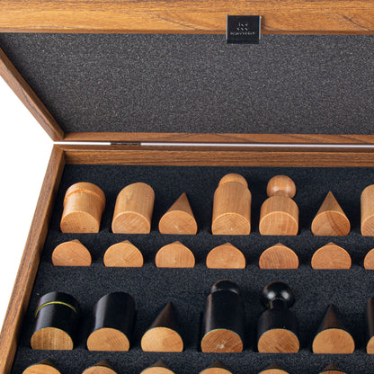 Bauhaus Style Black &amp; White Chess Set - King&
