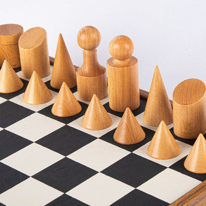 Bauhaus Style Black &amp; White Chess Set - King&
