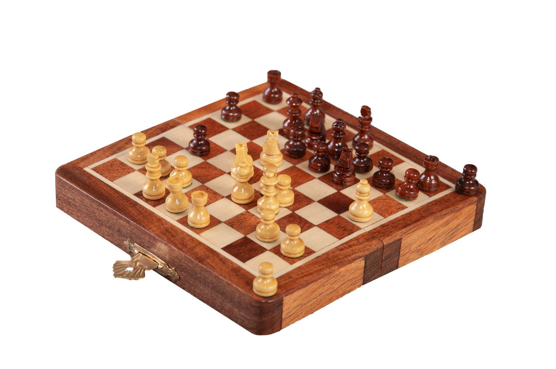 Magnetic Folding 7&quot; Travel Chess Set - VIJ200 - CrystalLotus.eu