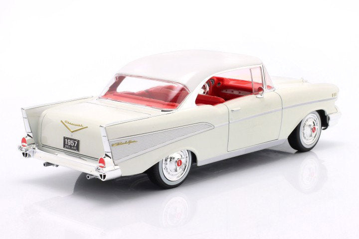 Maisto 1:18 Special Edition 1957 Chevrolet Bel Air Coupe White - 90159314776 - crystallotus.eu