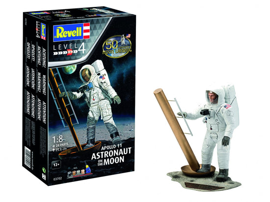 Revell 03702 Apollo 11 Astronaut on the Moon 1:8 - 4009803895253 - CrystalLotus.eu