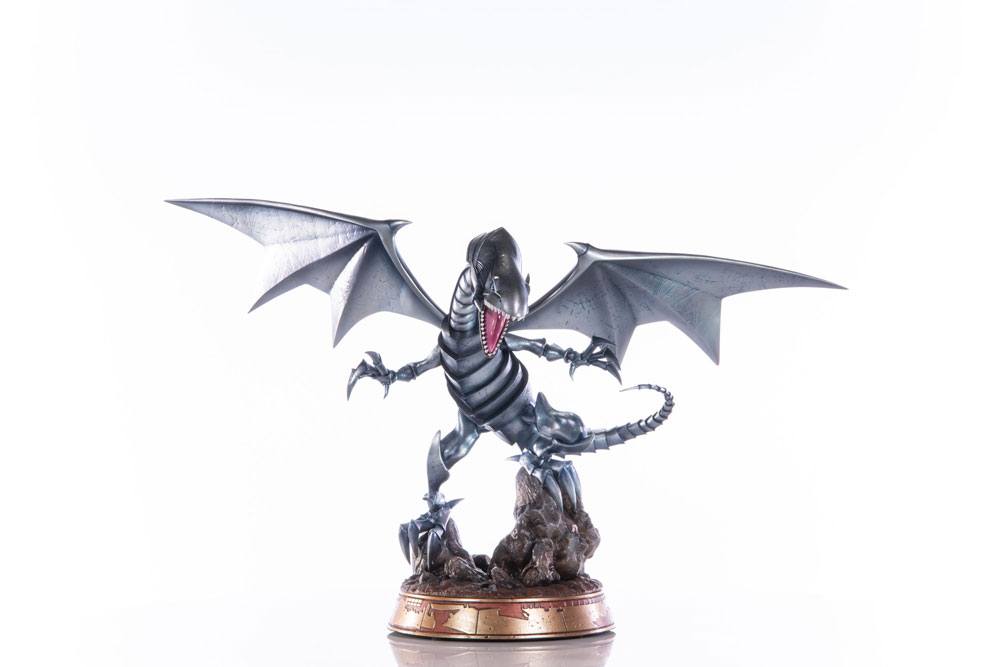 Yu - Gi - Oh! PVC Statue Blue - Eyes White Dragon Silver Edition 35 cm - 5060316623091 - CrystalLotus.eu